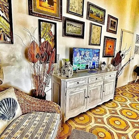 Wonderful Annastella In Syracuse, Pool, Ac, Wi-fi, Smart Tv