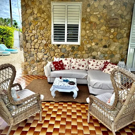 Wonderful Annastella In Syracuse, Pool, Ac, Wi-fi, Smart Tv