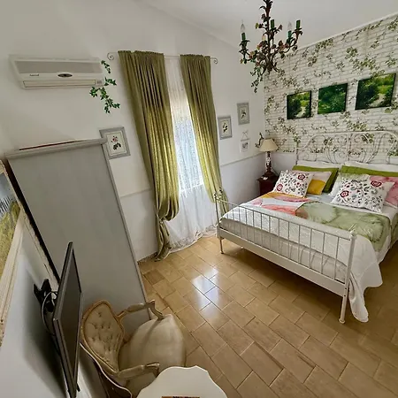 Villa Wonderful Annastella In Syracuse, Pool, Ac, Wi-fi, Smart Tv Syracuse